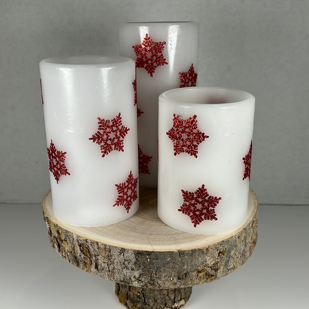 Set of 3 White/Red Snowflakes Unmatched Flameless Candles With Remote